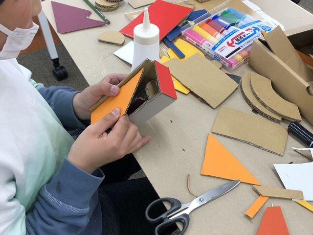 ow to make a school pencil case out of cardboard